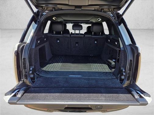 Fuji White 2024 Land Rover Range Rover P400 SE