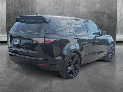 2025 Land Rover Discovery P300 Dynamic SE