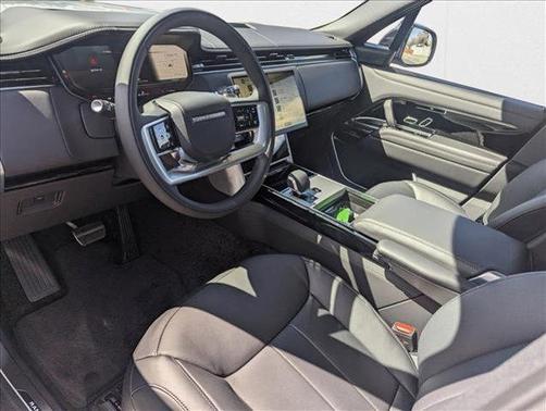 2025 Land Rover Range Rover P530 SE