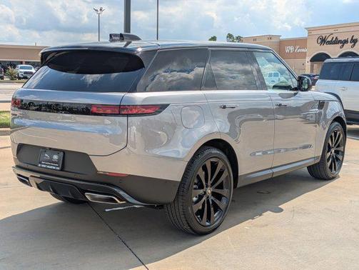 2025 Land Rover Range Rover Sport SE