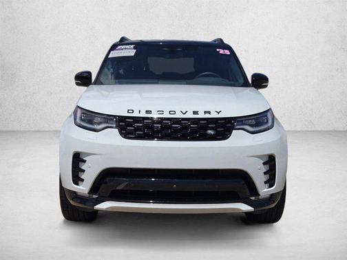 Fuji White 2025 Land Rover Discovery P300 Dynamic SE
