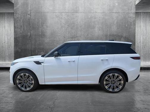 2025 Land Rover Range Rover Sport SE