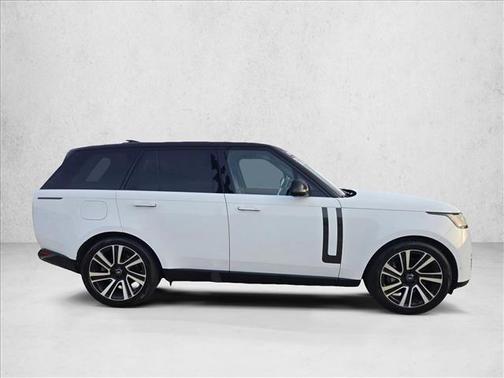 Fuji White 2023 Land Rover Range Rover P400 SE