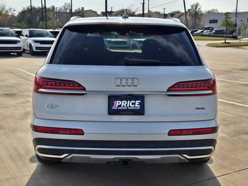 2022 Audi Q7 55 Premium