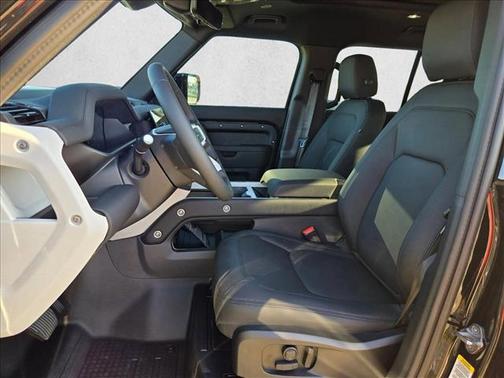 Santorini Black Metallic 2026 Land Rover Defender P400 X-Dynamic SE