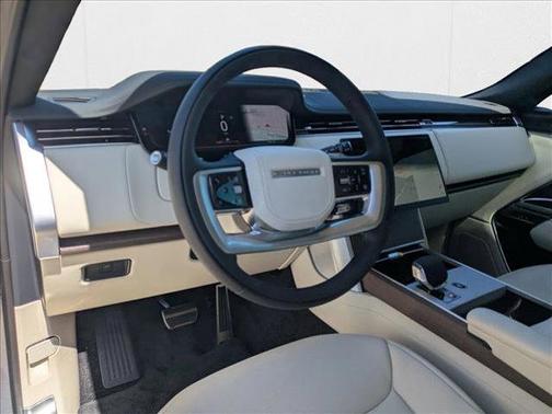2025 Land Rover Range Rover P530 SE