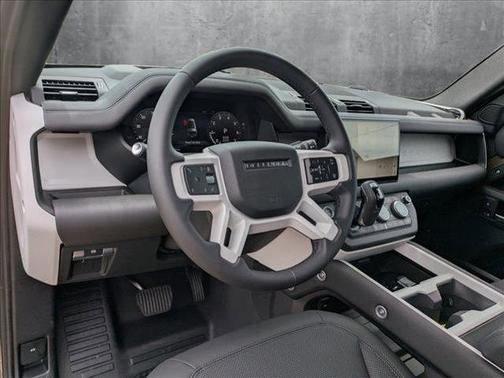 2025 Land Rover Defender 130 P400 X-Dynamic SE