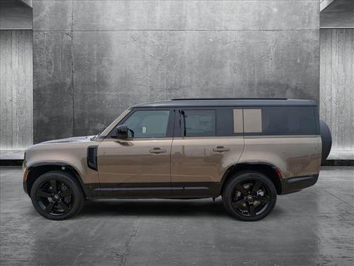 2025 Land Rover Defender 130 P400 X-Dynamic SE