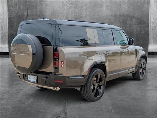 2025 Land Rover Defender 130 P400 X-Dynamic SE