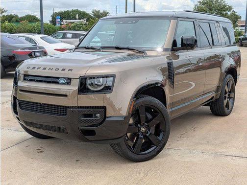 2025 Land Rover Defender 130 P400 X-Dynamic SE