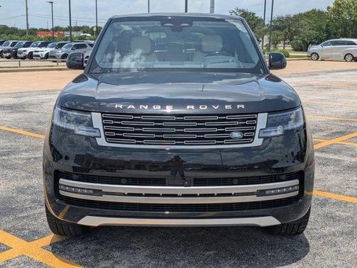 2025 Land Rover Range Rover P400 SE