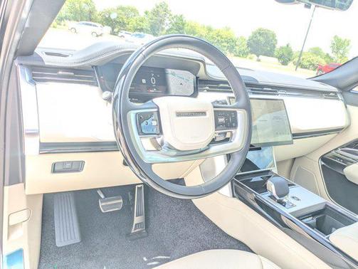 2025 Land Rover Range Rover P400 SE