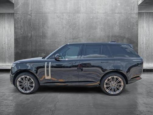 2025 Land Rover Range Rover P400 SE