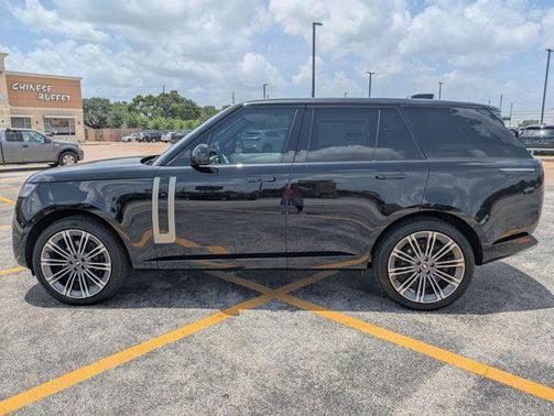 2025 Land Rover Range Rover P400 SE