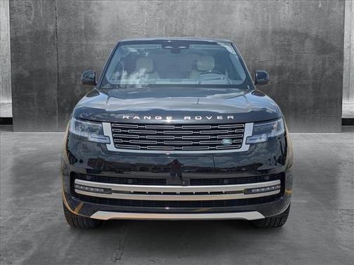 2025 Land Rover Range Rover P400 SE