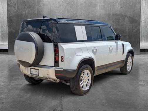 2025 Land Rover Defender 110 P300