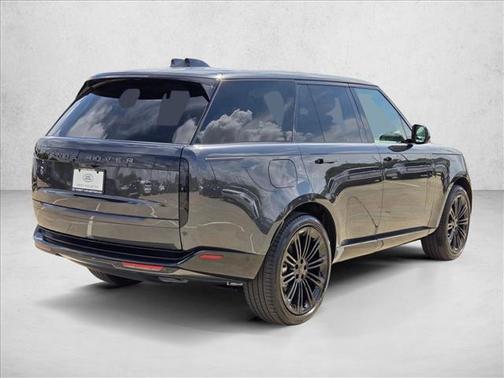 Carpathian Grey Premium Metallic 2026 Land Rover Range Rover P400 SE