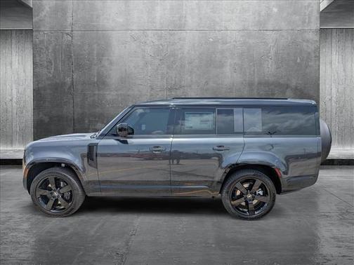 2025 Land Rover Defender 130 P400 X-Dynamic SE