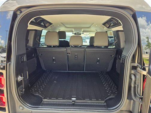 Gondwana Stone Metallic 2025 Land Rover Defender 110 P300