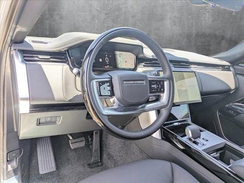 2025 Land Rover Range Rover P530 SE