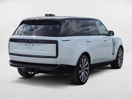 2025 Land Rover Range Rover P530 SE 7 Seat