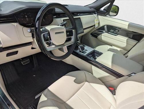 2025 Land Rover Range Rover P530 SE 7 Seat