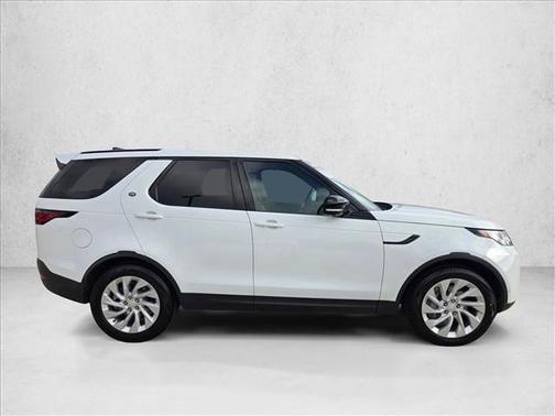 Fuji White 2025 Land Rover Discovery P300 S