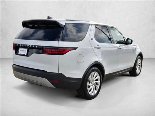 Fuji White 2025 Land Rover Discovery P300 S