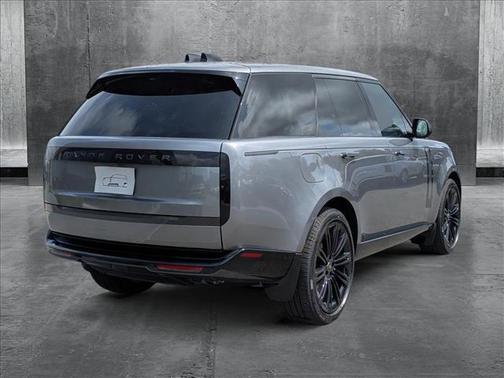 2025 Land Rover Range Rover P530 SE