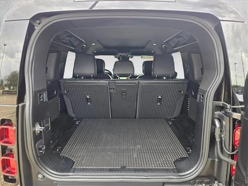 Carpathian Grey Premium Metallic 2024 Land Rover Defender 110 P400 X-Dynamic SE