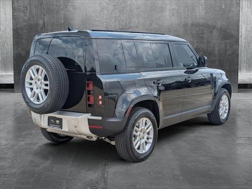 2025 Land Rover Defender 110 P400 S