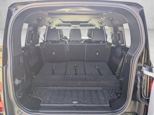 2023 Land Rover Defender 130 X-Dynamic SE