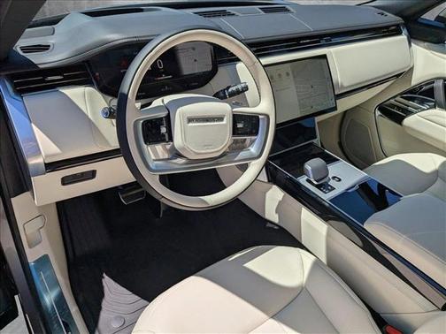 2025 Land Rover Range Rover P400 SE