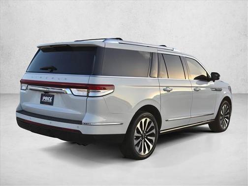 Ceramic Pearl Metallic Tri-Coat 2022 Lincoln Navigator Reserve