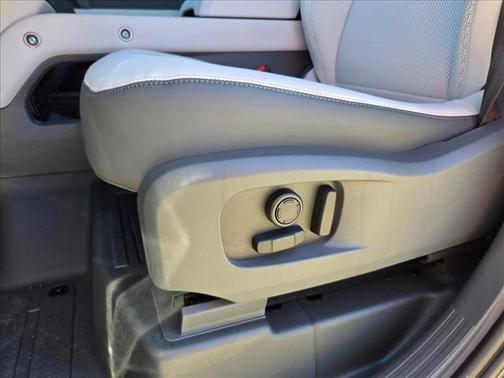 2026 Land Rover Defender P400 X-Dynamic SE