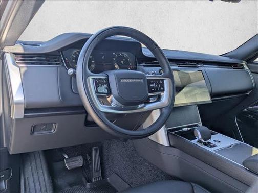 2025 Land Rover Range Rover P530 SE