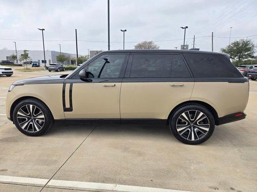 2023 Land Rover Range Rover P530 SE