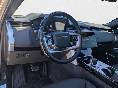 2025 Land Rover Range Rover P530 SE