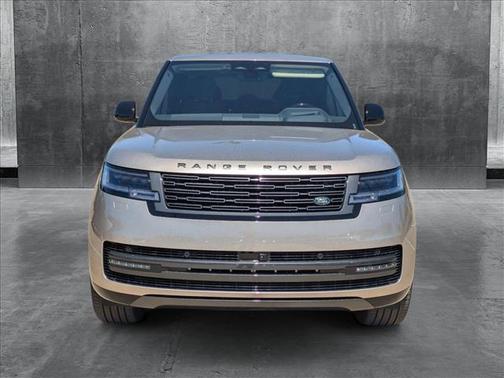 2025 Land Rover Range Rover P530 SE