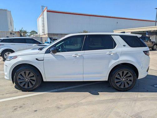 Fuji White 2025 Land Rover Discovery Sport S