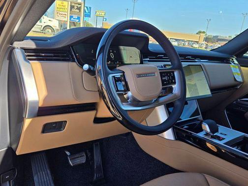 2026 Land Rover Range Rover P400 SE 7 Seat