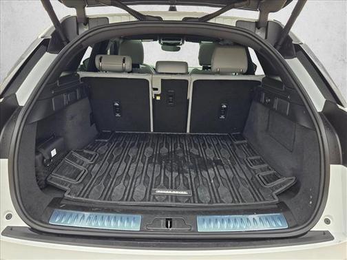 Fuji White 2026 Land Rover Range Rover Velar P250 S