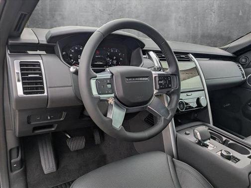 2025 Land Rover Discovery P300 S
