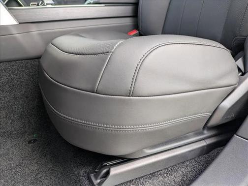 2025 Land Rover Range Rover P400 SE