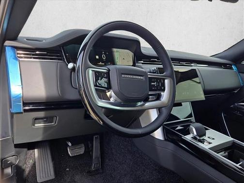 2026 Land Rover Range Rover P400 SE