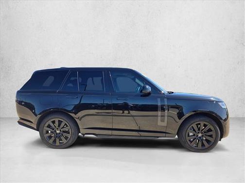 2025 Land Rover Range Rover P550e SE
