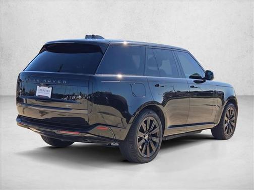 2025 Land Rover Range Rover P550e SE
