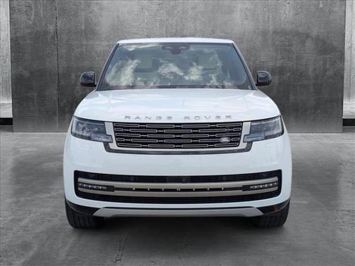 2025 Land Rover Range Rover P400 SE