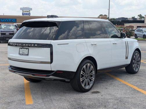 2025 Land Rover Range Rover P400 SE