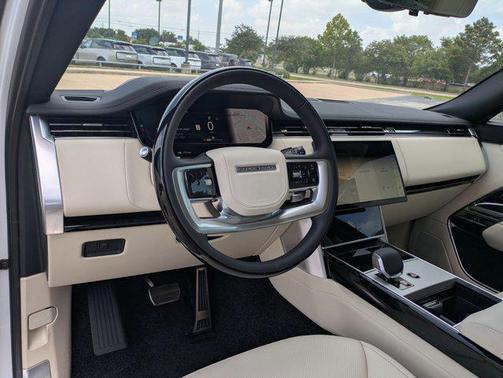 2025 Land Rover Range Rover P400 SE